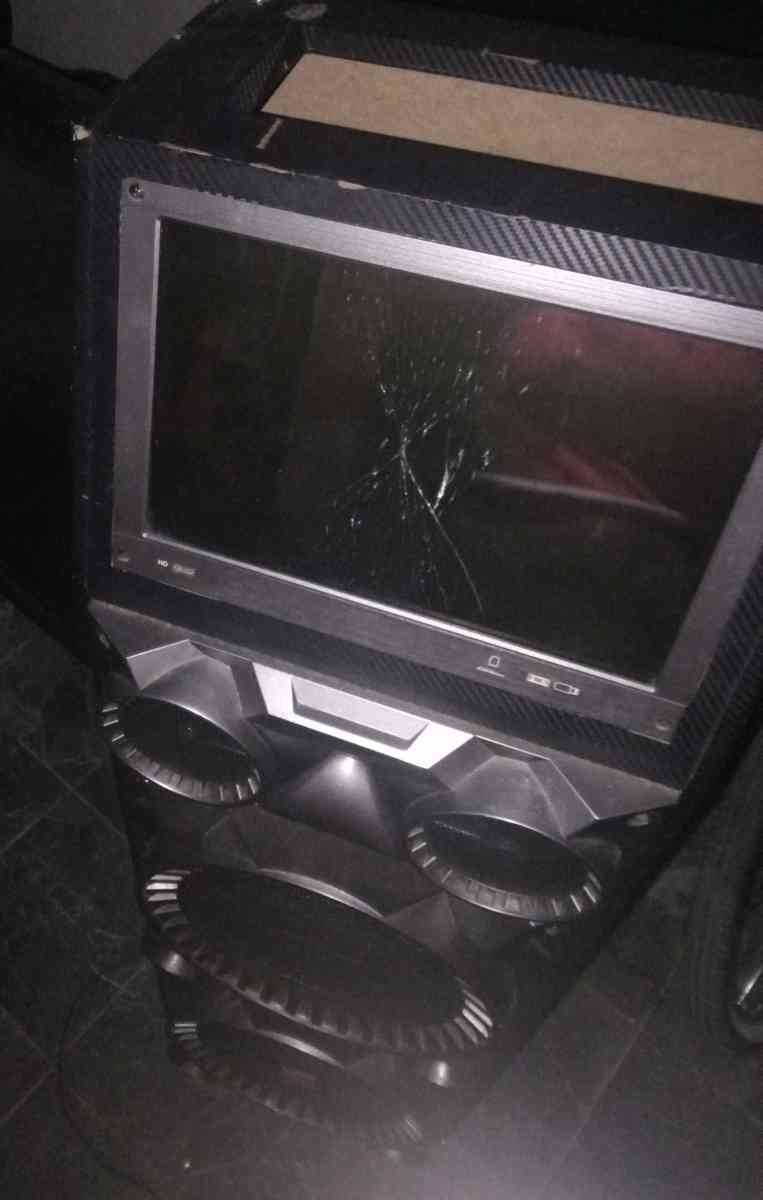 blue tooth speaker slit crack in the screen but still works - Las Vegas, Nevada - FleaMarketBay