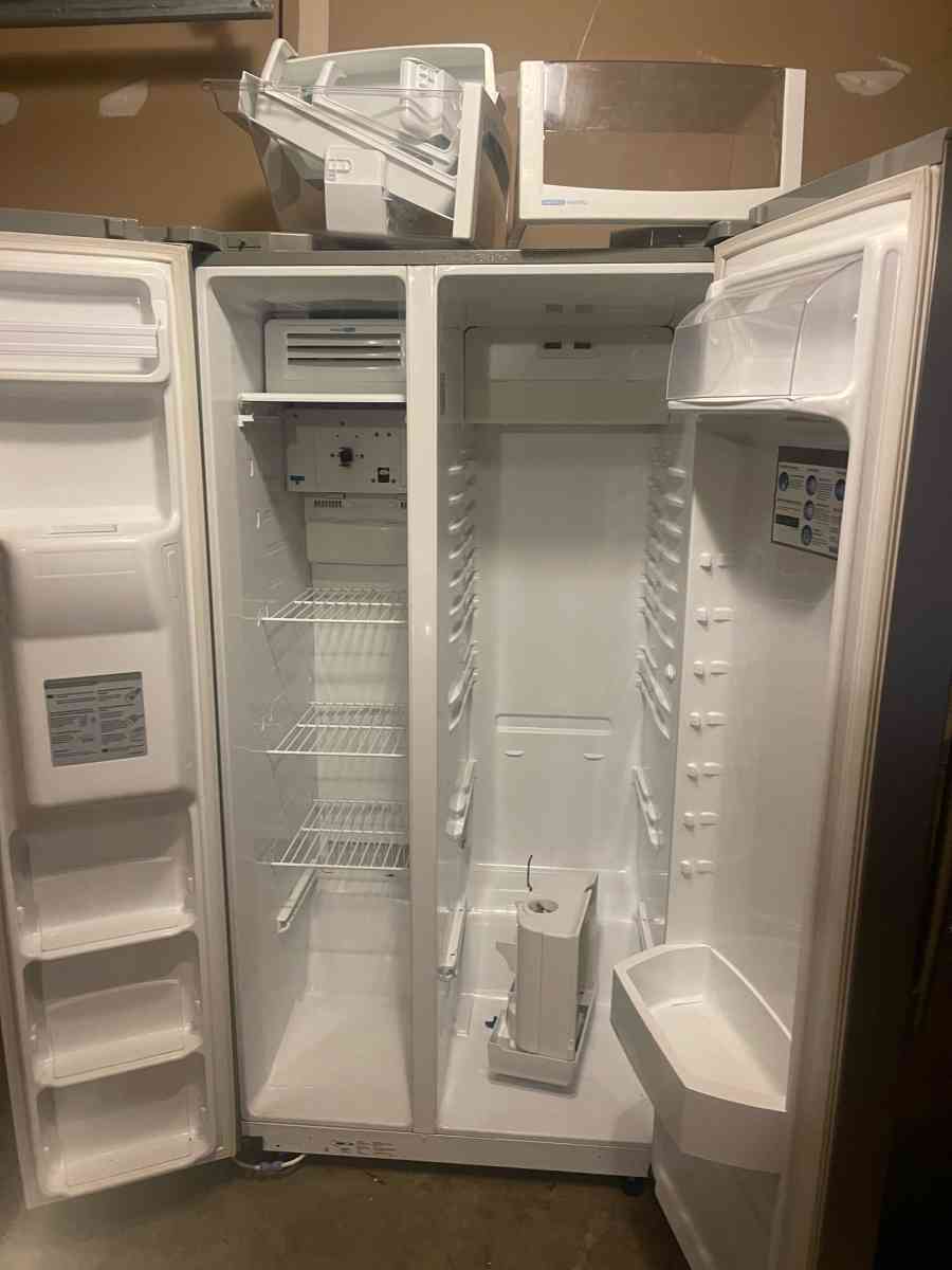 Fridge - Aberdeen Proving Ground, Maryland - FleaMarketBay