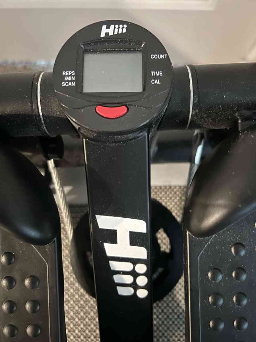 Digital stepper with resistance bands - Austin, Texas - FleaMarketBay