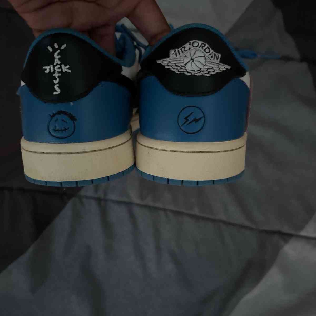 Travis Scott Fragment Low shipping available - Alicia, Arkansas - FleaMarketBay
