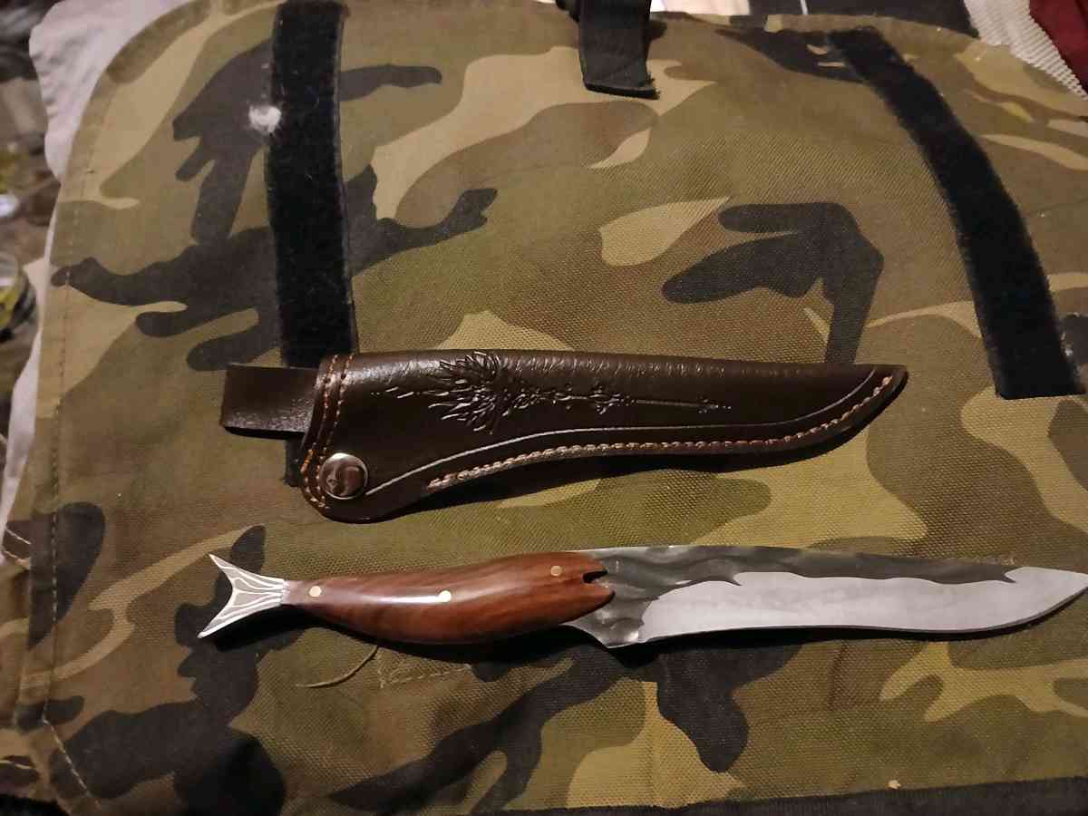 mahogany handle Damascus blade hand made - Abilene, Texas