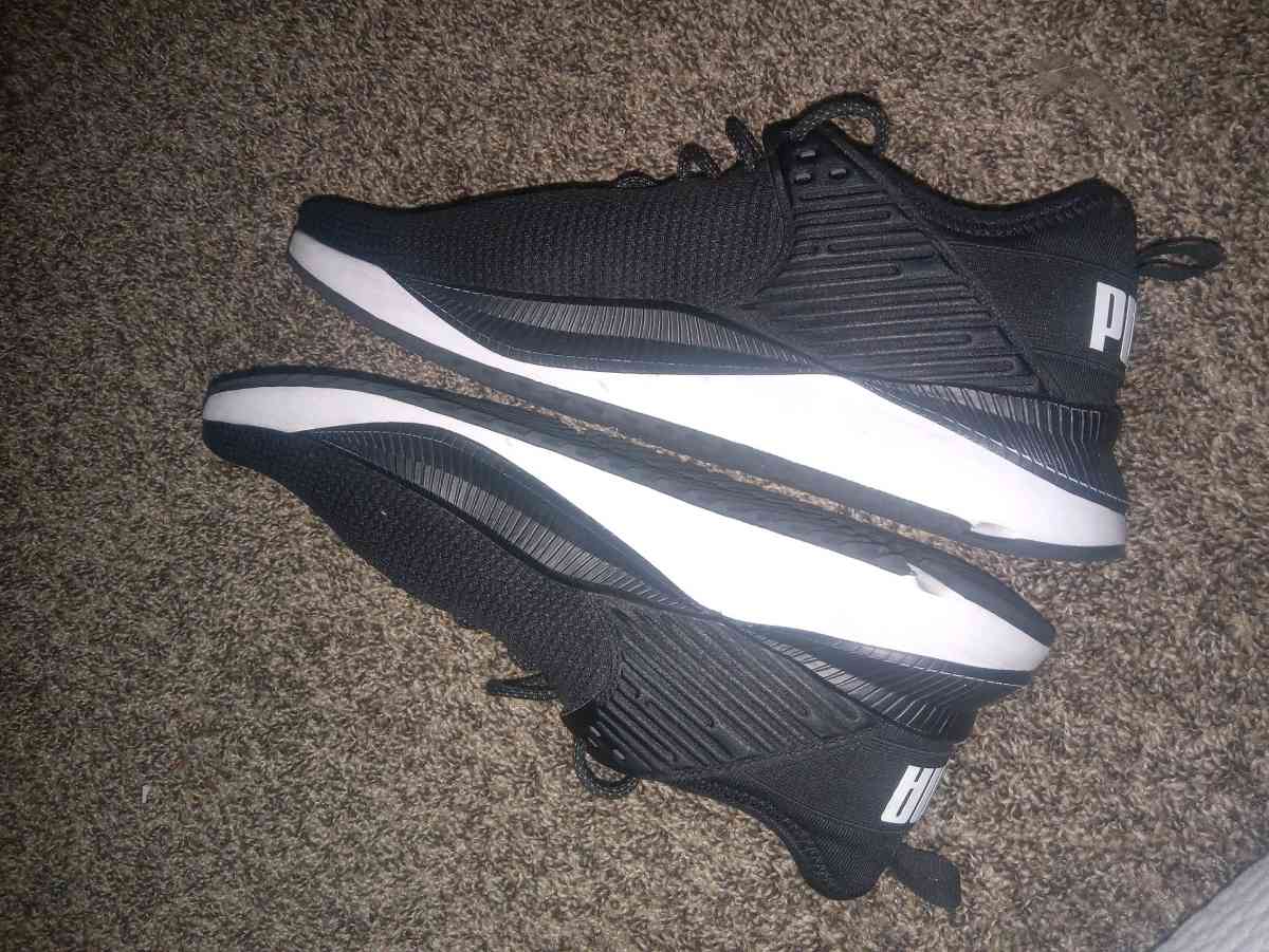puma running shoes - Assumption, Illinois - FleaMarketBay