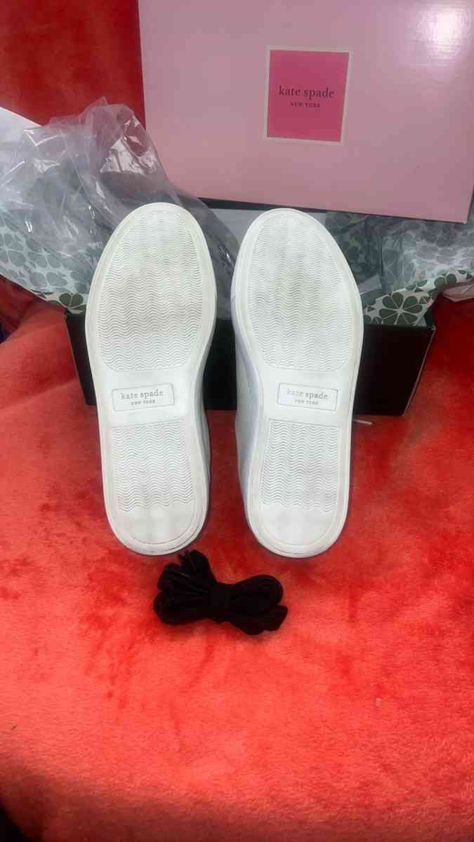 Kate Spade white leather shoes with black spade accent size - Las Vegas, Nevada - FleaMarketBay