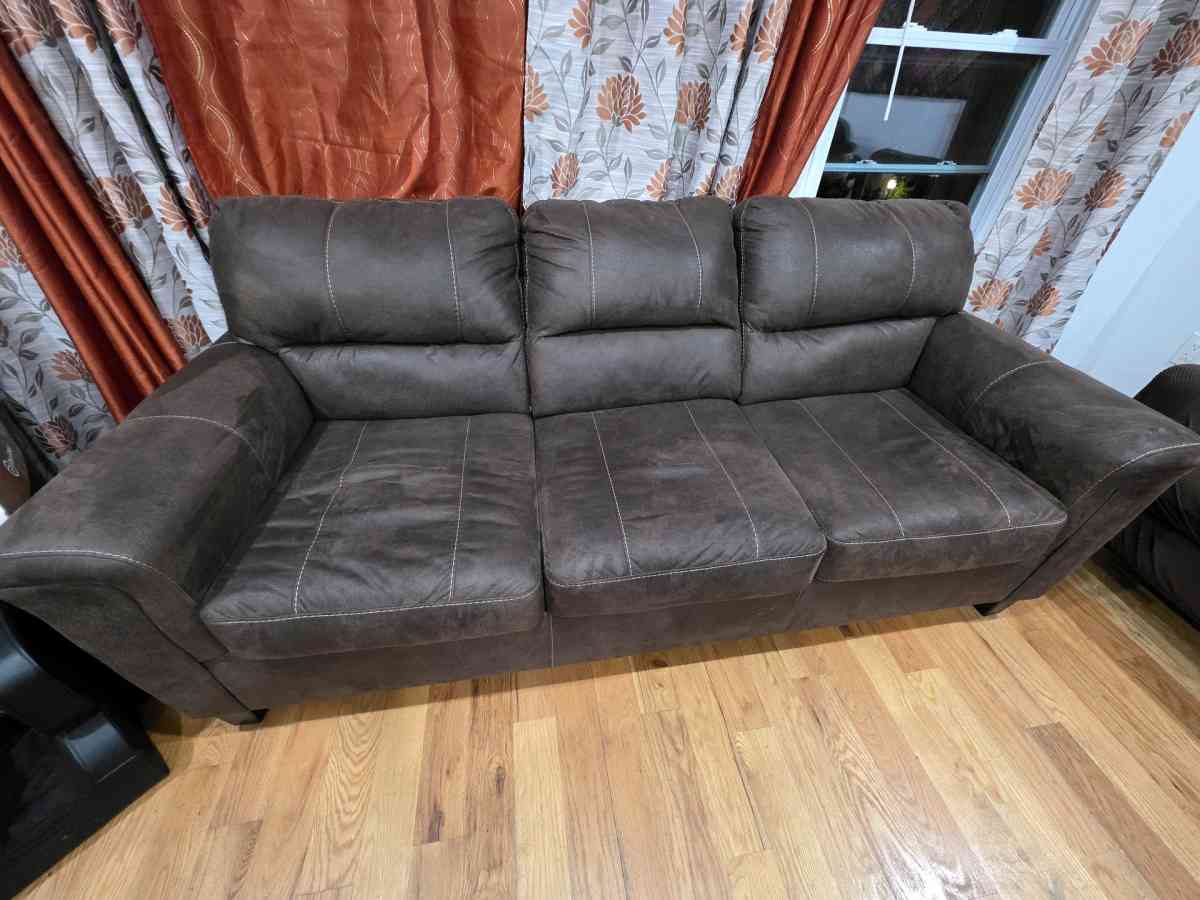 Brown Sectional sofa - Jamaica, New York - FleaMarketBay