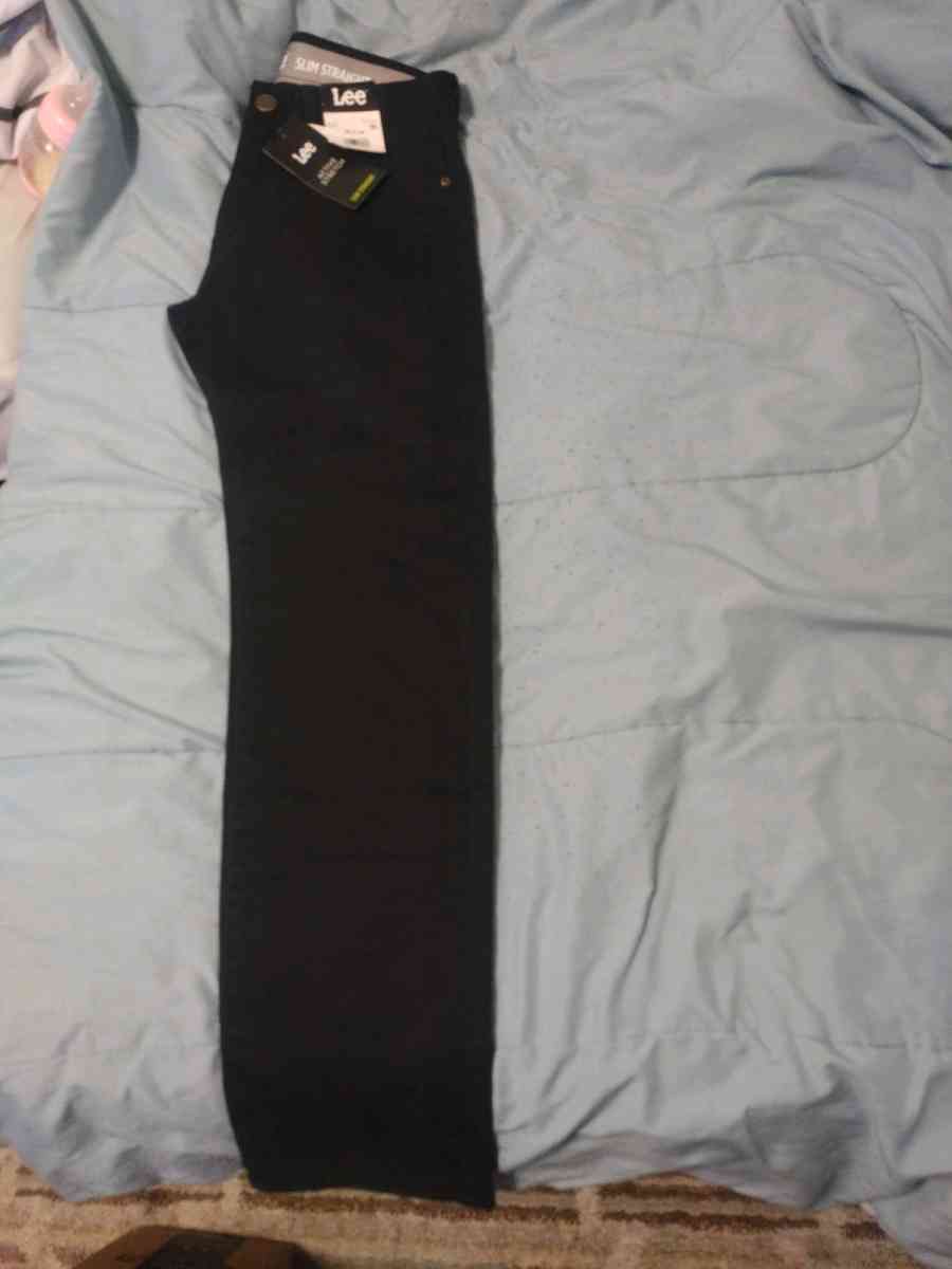 Lee Mens Slim Straight Active Stretch Motion Flex Waistband - Abington, Pennsylvania - FleaMarketBay