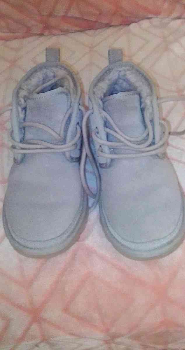 UGG Neumel Womens Boots - Huntsville, Alabama - FleaMarketBay