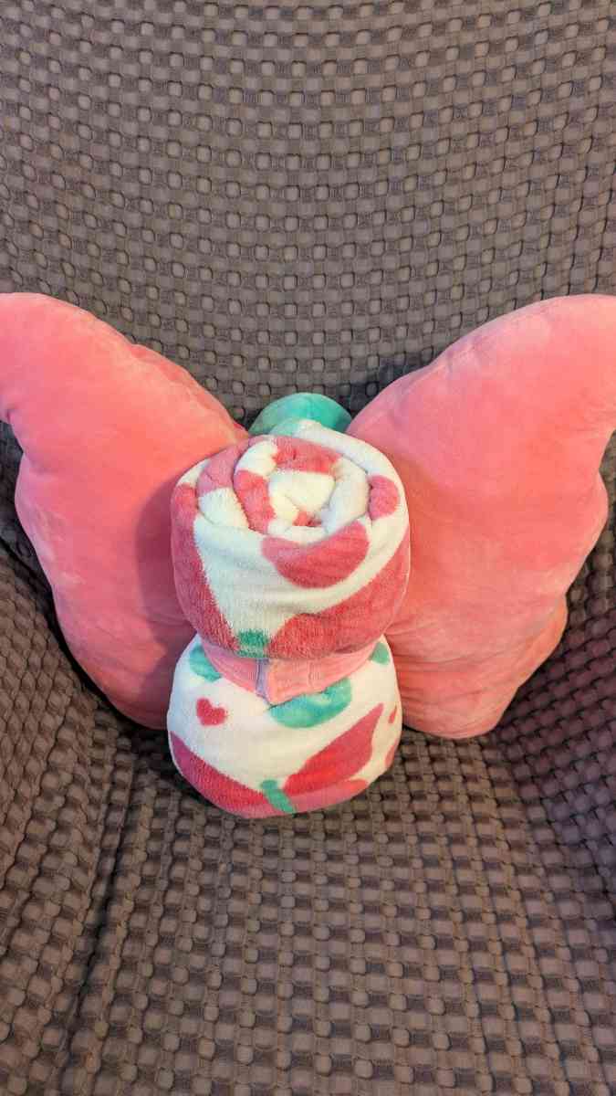 Butterfly Plush and Throw Set - Virginia Beach, Virginia - FleaMarketBay