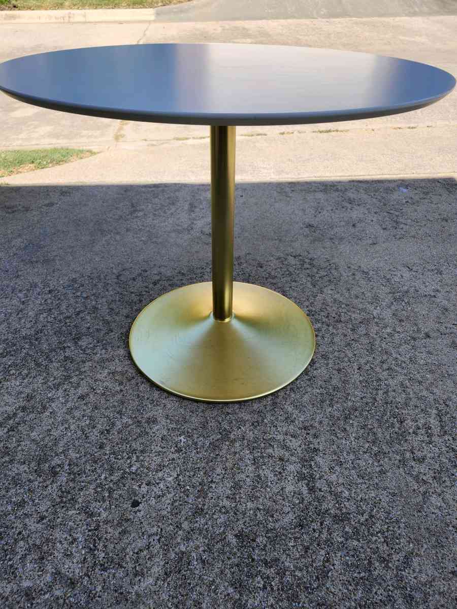 White Table - Denton, Texas - FleaMarketBay