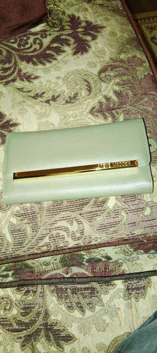 selling stuff - Merced, California - FleaMarketBay