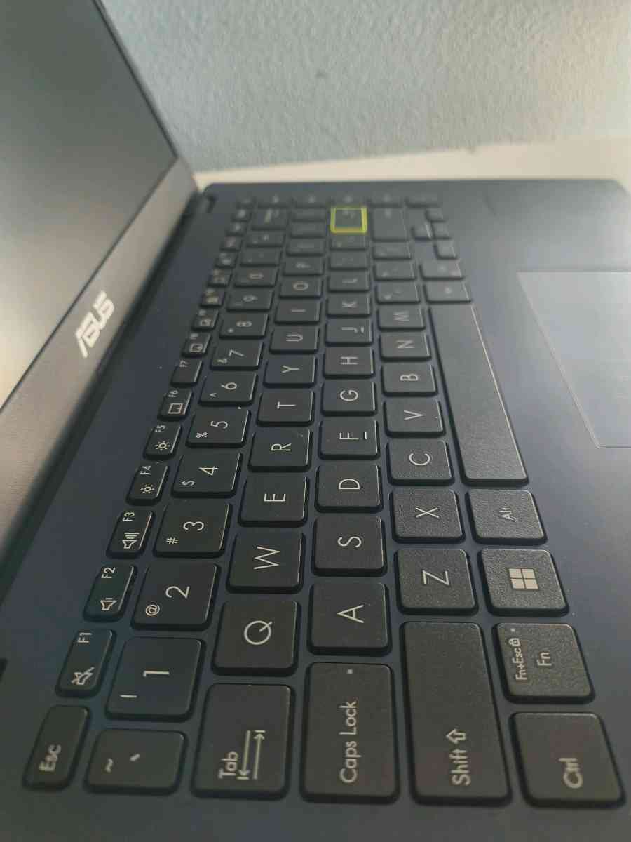 ASUS 14in FHD Laptop 4GB RAM 128GB SSD - Vancouver, Washington - FleaMarketBay