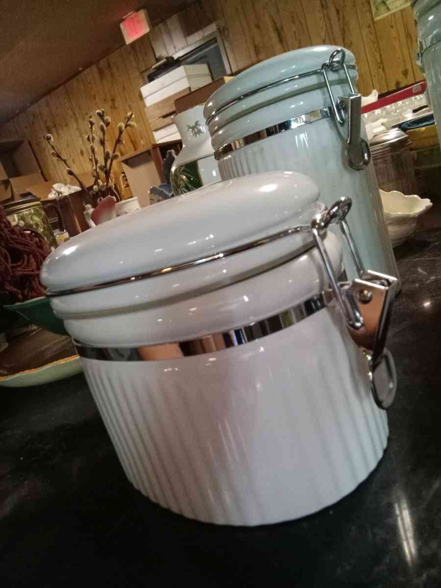 set of locklid air tight jars - Topeka, Kansas - FleaMarketBay
