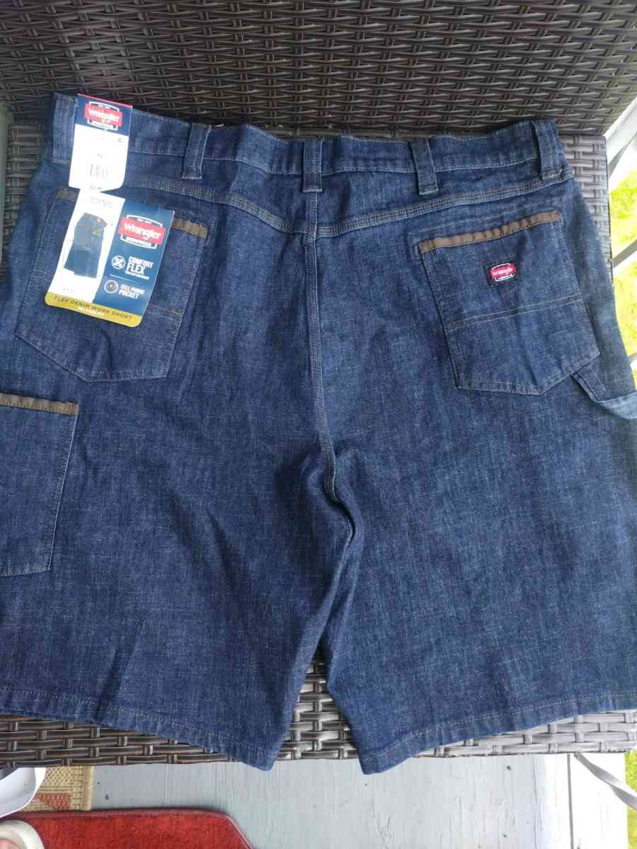 wrangler flex Denim work shorts - Abington, Pennsylvania - FleaMarketBay
