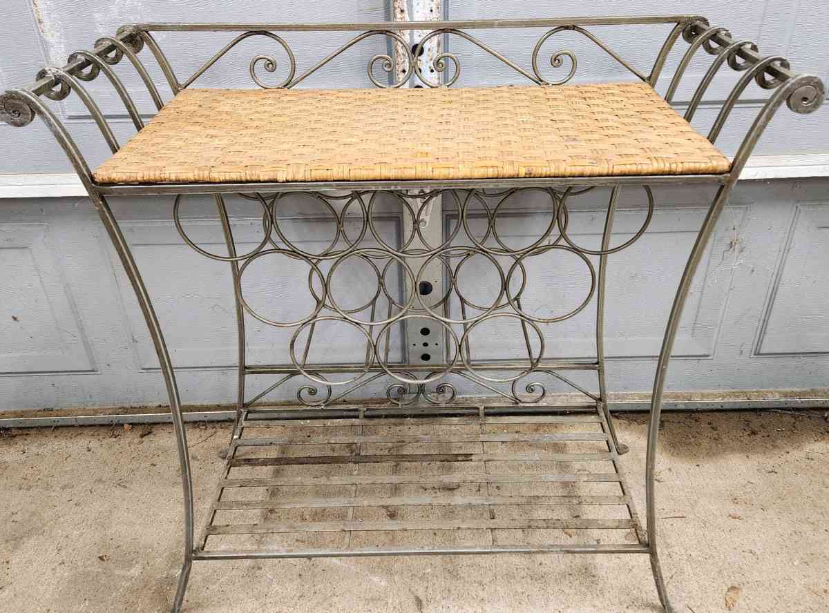 wine table rack - Greenville, South Carolina