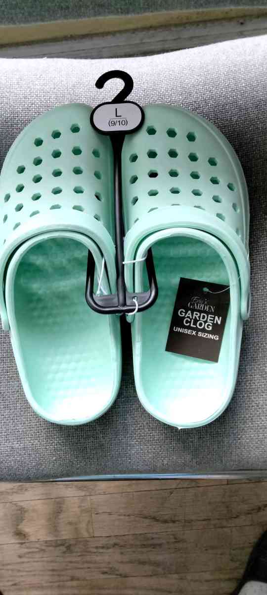 Unisex Clogs Brand New - Norristown, Pennsylvania - FleaMarketBay