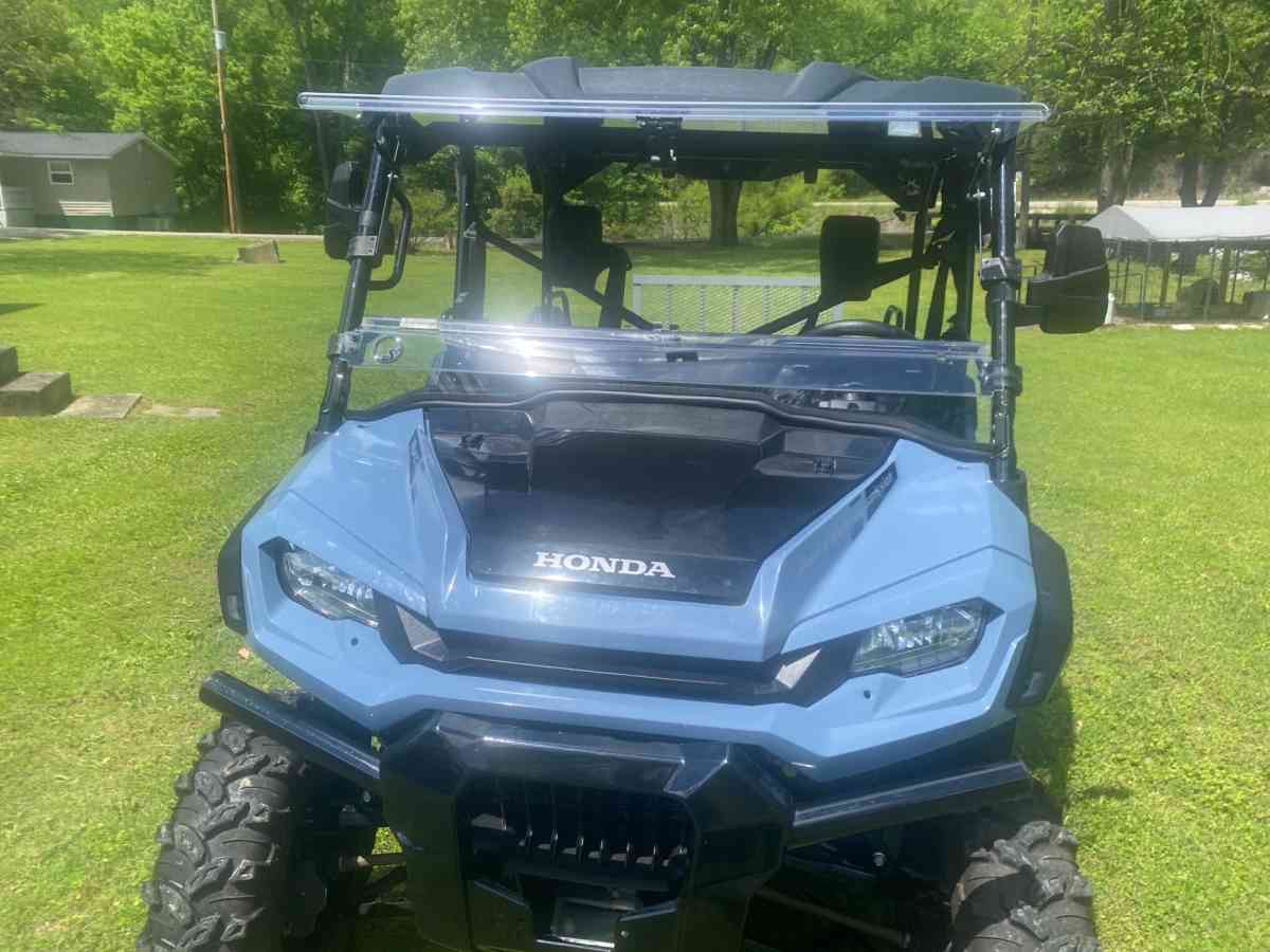 HONDA PIONEER 1000 5 - Pilgrim, Kentucky - FleaMarketBay