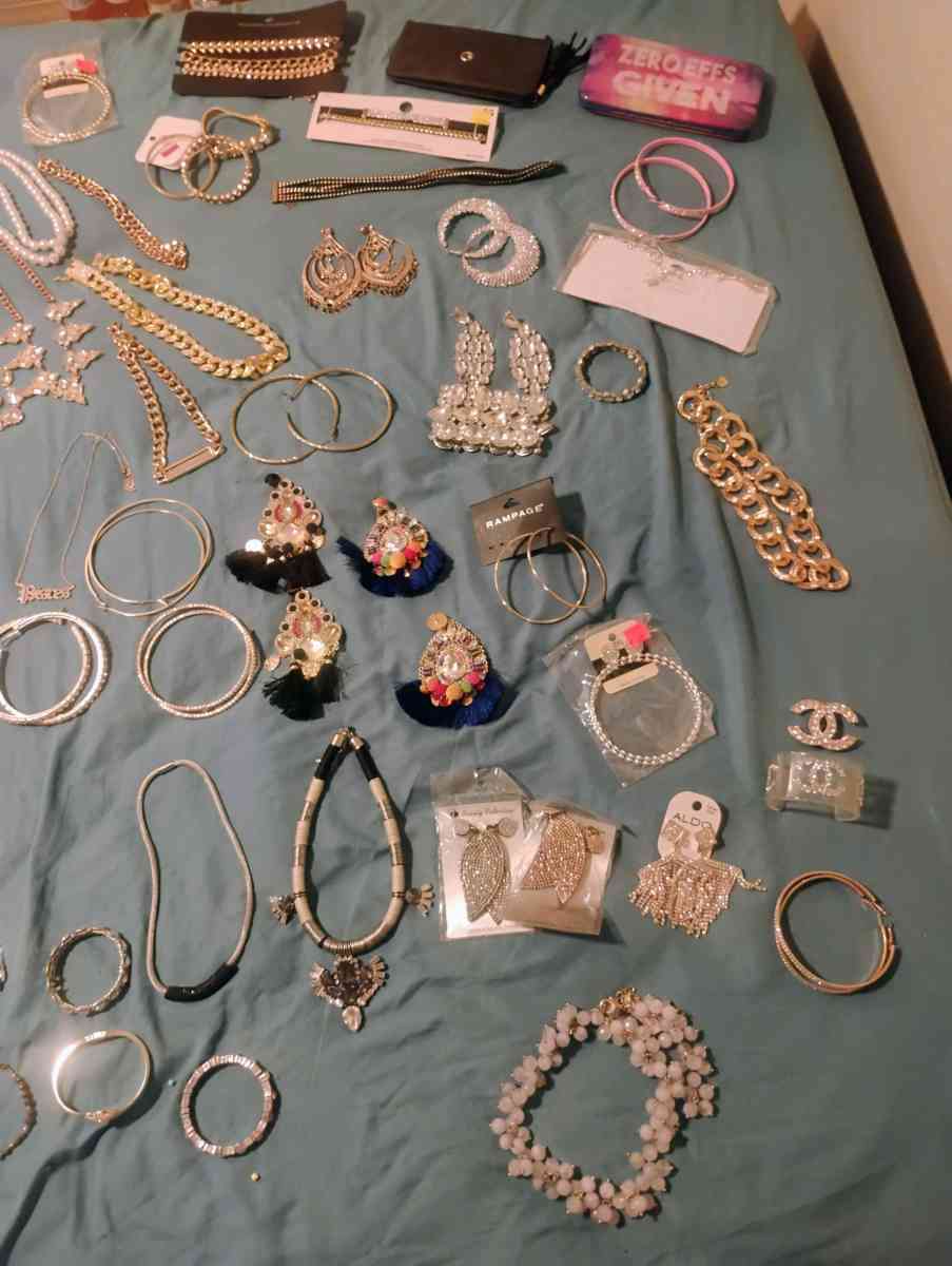 jewelry - Phoenix, Arizona - FleaMarketBay