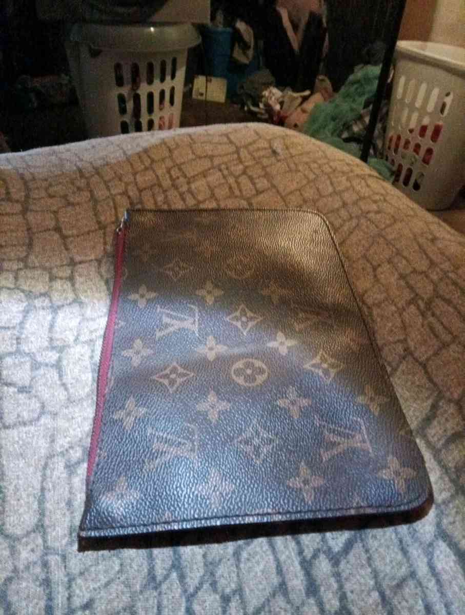 Louis Vuitton Paris edition made in France - Calhoun City, Mississippi - FleaMarketBay