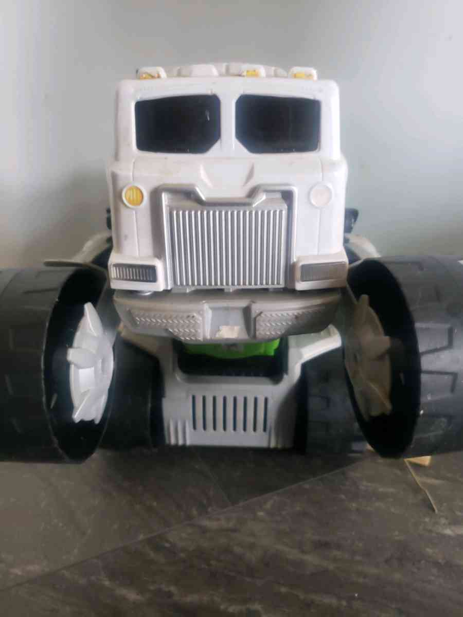 talking trash truck robot - Laurens, South Carolina