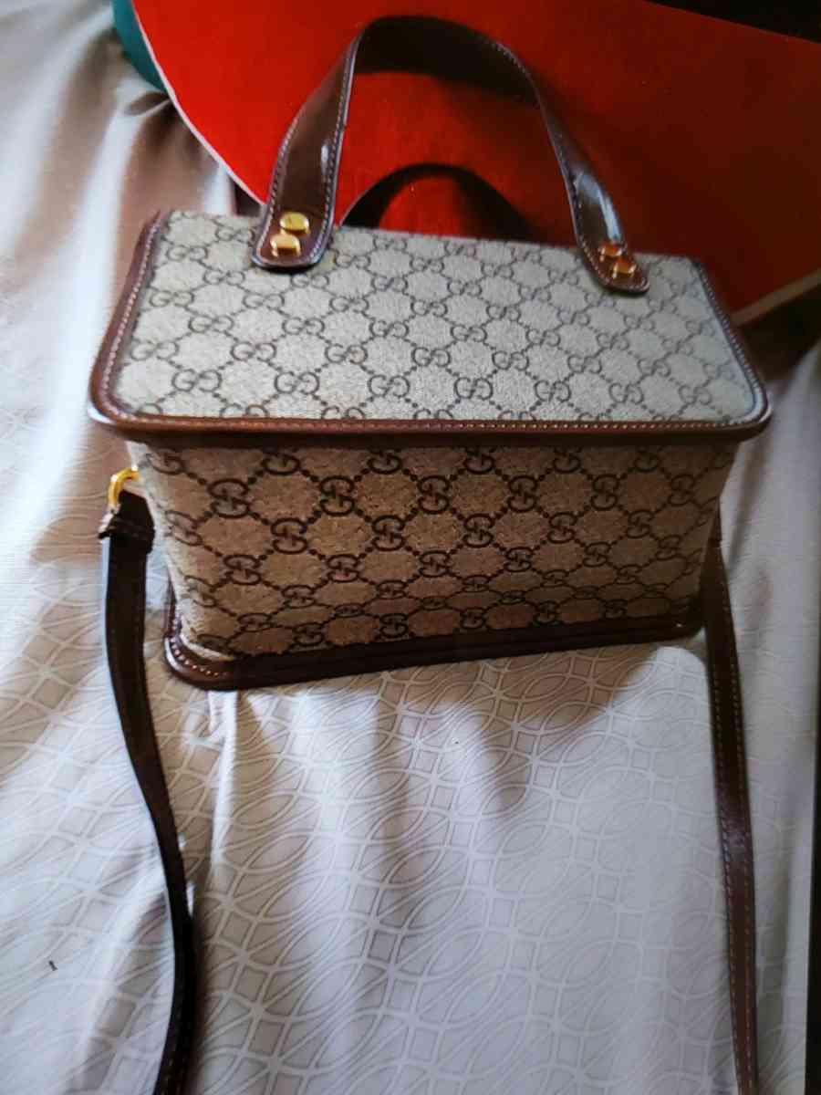 crossbody - California City, California - FleaMarketBay