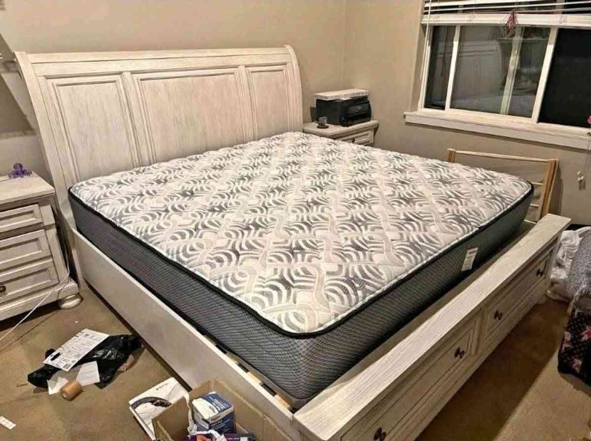 Ashley 7piece Bedroom set - Kerrville, Texas