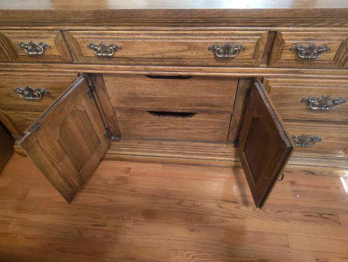 bed room set - Kansas City, Kansas - FleaMarketBay