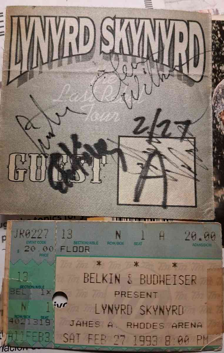 Lynyrd Skynrd autographs - Kent, Ohio