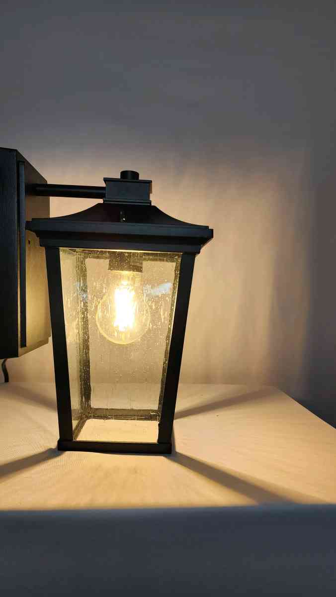 BLACK 1LIGHT OUTDOOR WALL SCONCE WITH SEEDED GLASS SHADE - Las Vegas, Nevada - FleaMarketBay