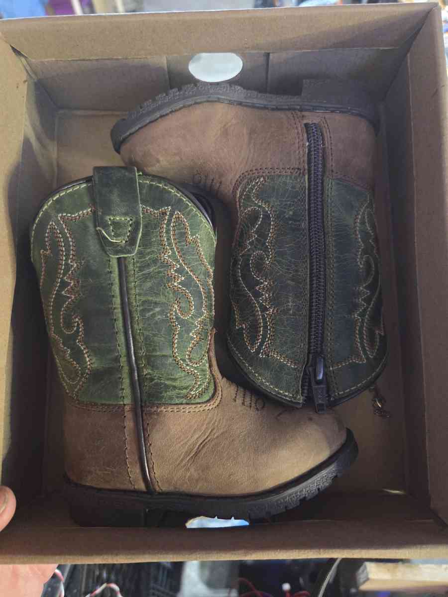 cowboy boots - Franklin, Ohio - FleaMarketBay