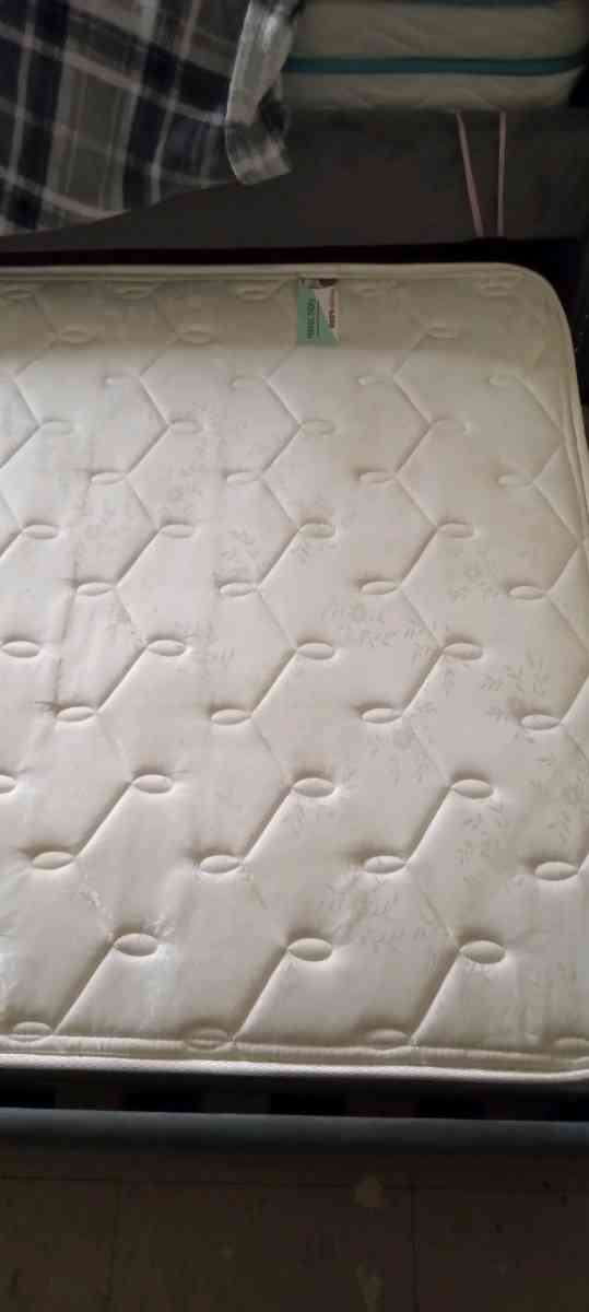 Twin bed mattress - Sacramento, California