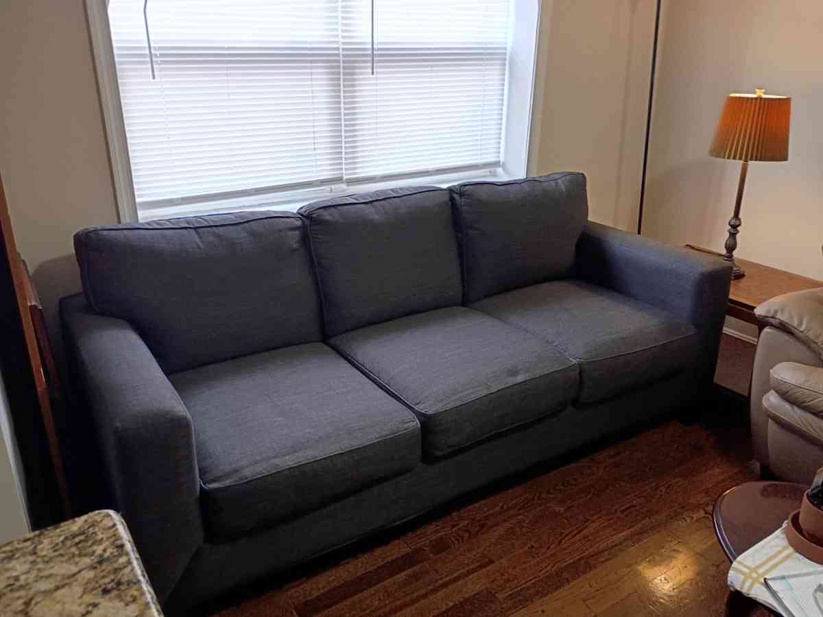 new couch and single bed - Achilles, Virginia