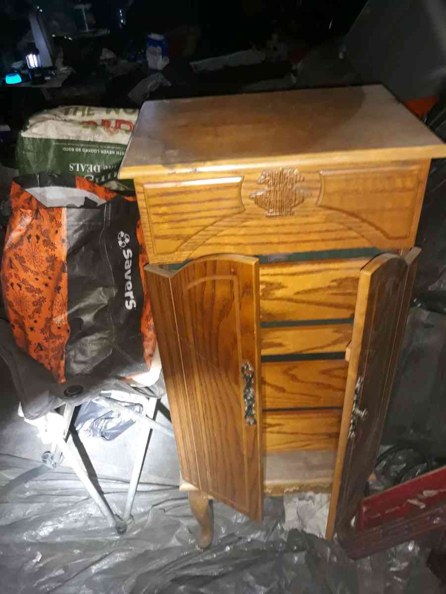 womens jewelry stand - Albuquerque, New Mexico - FleaMarketBay