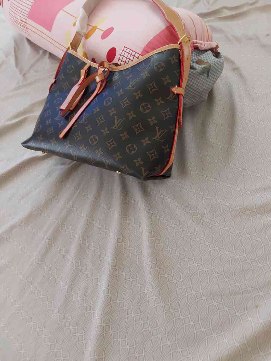 handbag - California City, California - FleaMarketBay