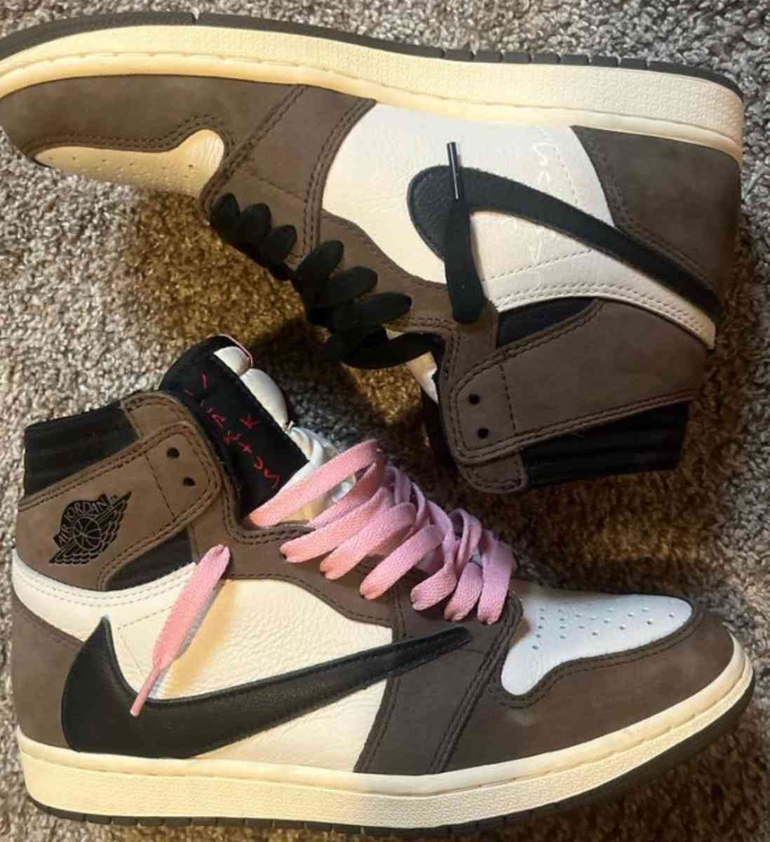 size 11 Travis Scott Jordan 1s - New Haven, Connecticut - FleaMarketBay