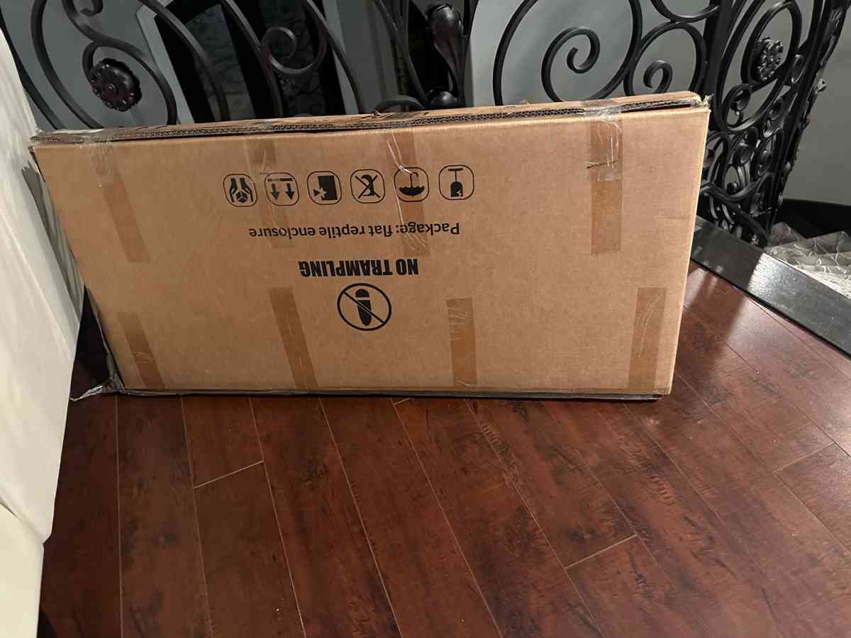 white 40x16x16  reptile enclosure - Garden Grove, California - FleaMarketBay