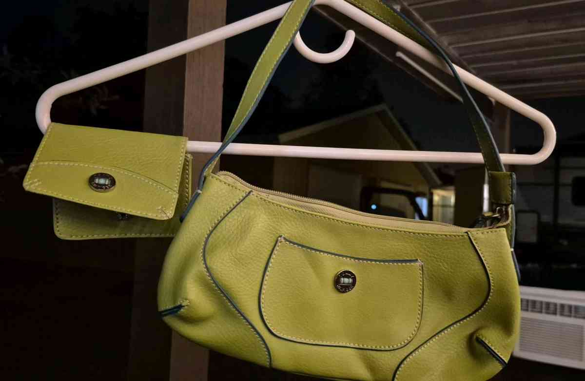 Tommy purse and wallet - Fairmont, West Virginia