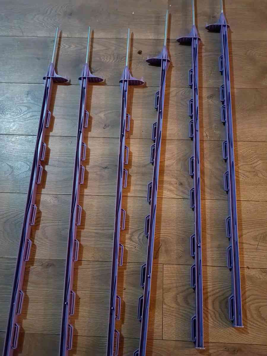 Step in fence posts save over 100 - Mansfield, Ohio