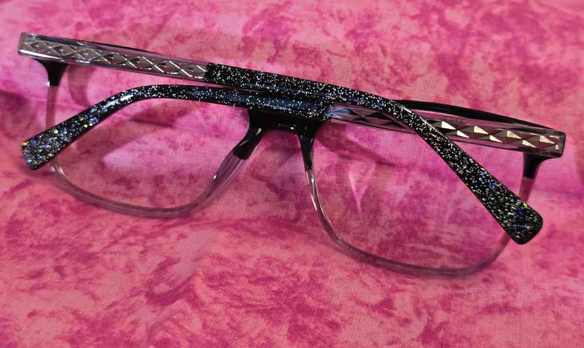 Bling Eyeglass Frames by Gwen Stefani - Shepherd, Michigan - FleaMarketBay