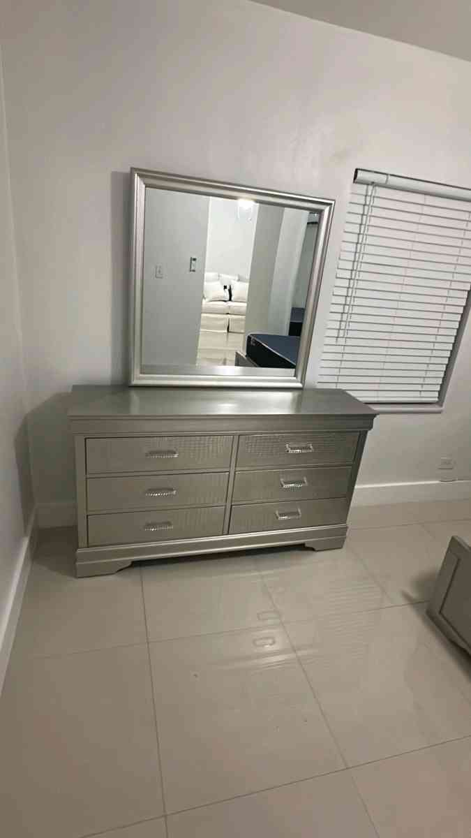 Set de cuarto matrimonial size Queen - Miami, Florida - FleaMarketBay