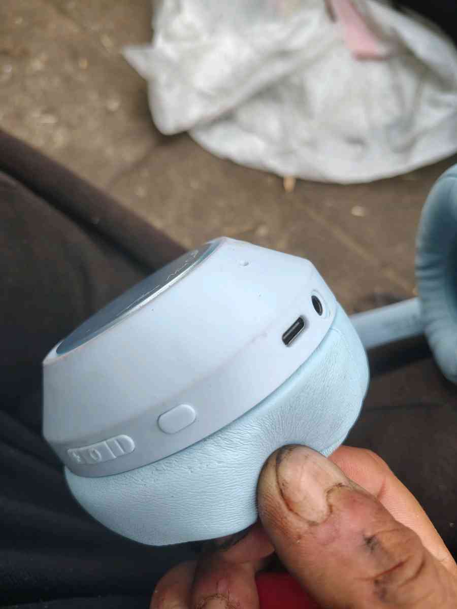 Blackstone Bluetooth Wireless Headphones - Vancouver, Washington - FleaMarketBay