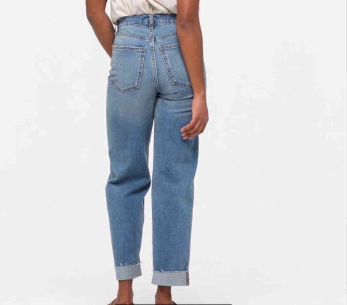 New women jeans size 4 Pantalon de mujer nuevo - San Bernardino, California - FleaMarketBay