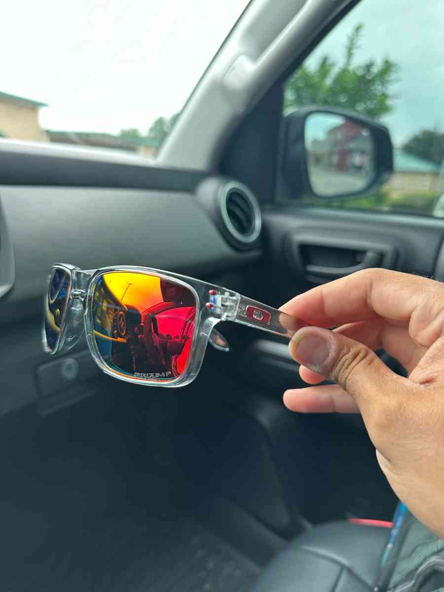 2 Oakleys Holbrook Sunglasses new - Pasadena, Texas - FleaMarketBay