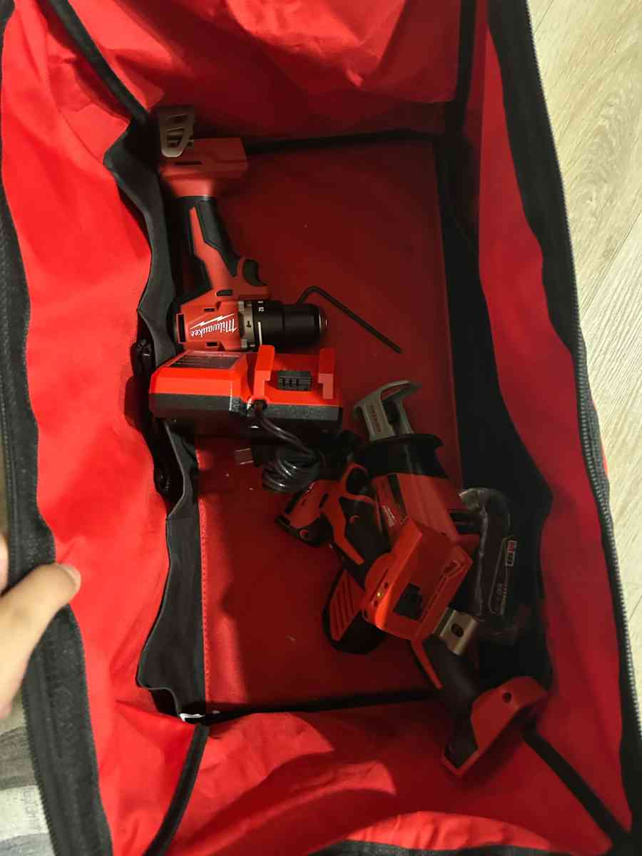 2 drills 1 sawzall battery and charger set - San Diego, California - FleaMarketBay
