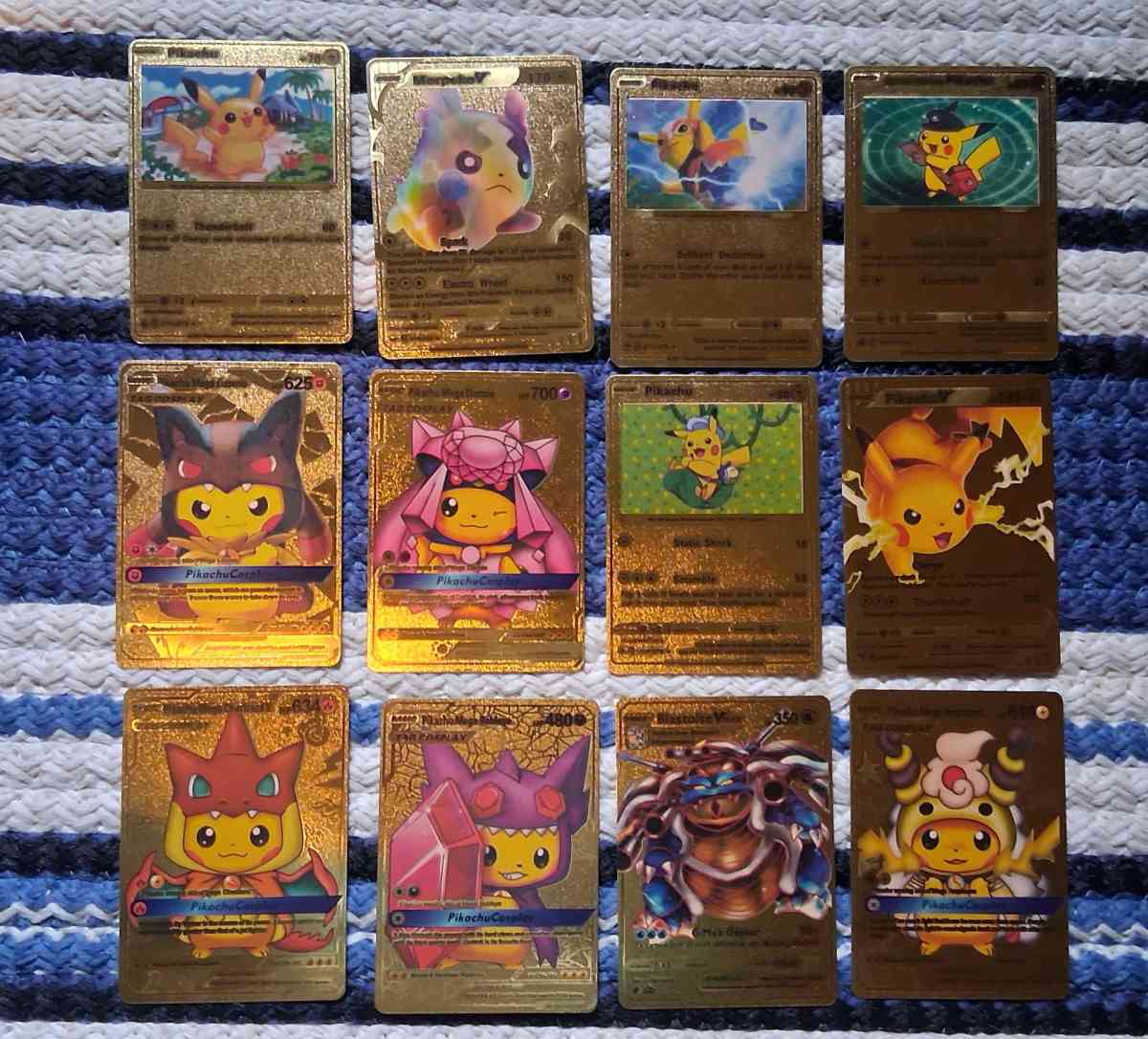 12 RANDOM PIKACHU GOLD FOIL PIKACHU POKMON CARDS - Elysburg, Pennsylvania