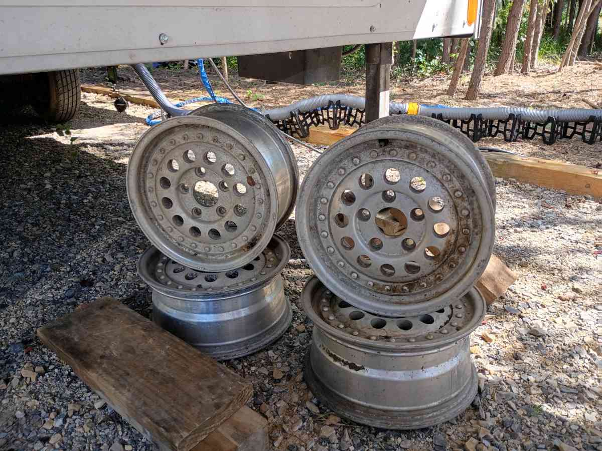 4 5 lug aluminum rims bullet hole - Marion, North Carolina - FleaMarketBay