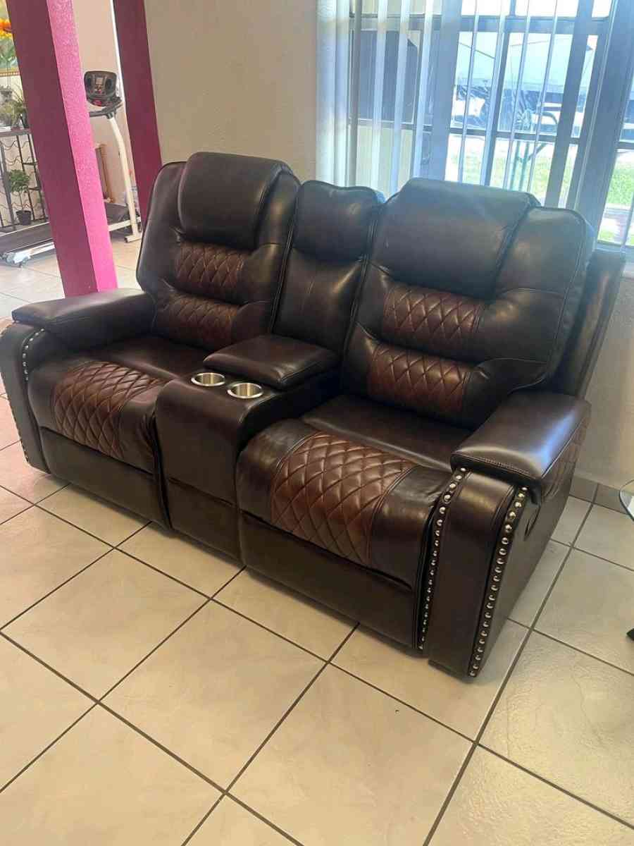 Juego de sala Sofa y Loveseat - Hialeah, Florida - FleaMarketBay