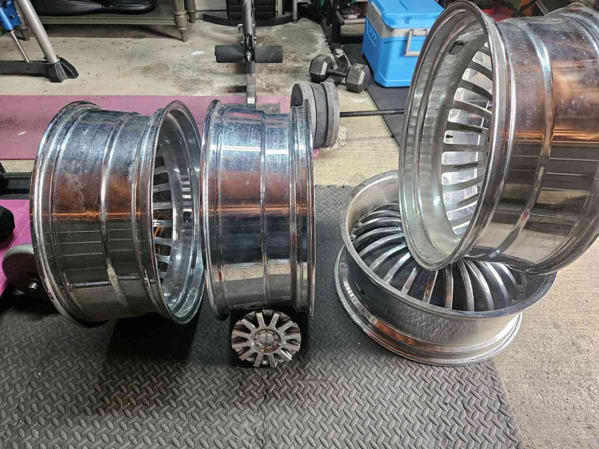 20in Strada Rims - Wilmington, California - FleaMarketBay