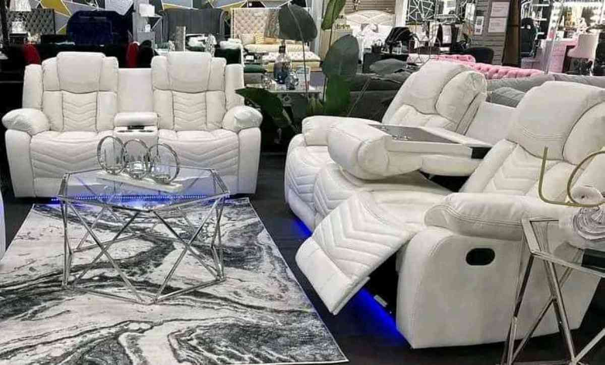 Set de reclinables elctricos Sofa y Loveseat - Hialeah, Florida - FleaMarketBay