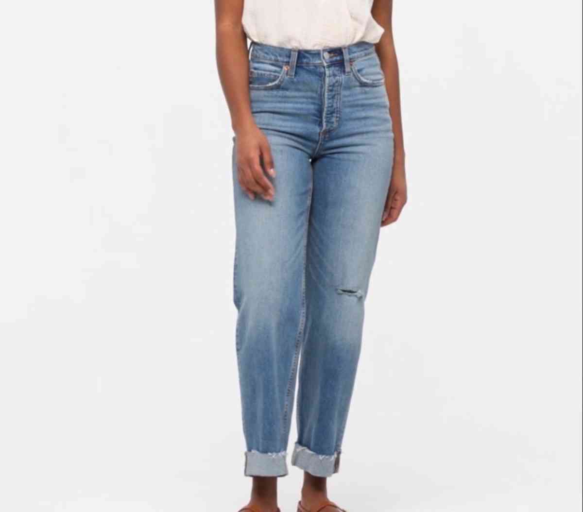 New women jeans size 4 Pantalon de mujer nuevo - San Bernardino, California - FleaMarketBay