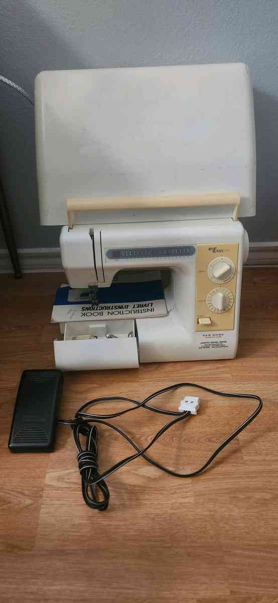 Maquina de coser recta funcionando - Fort Worth, Texas