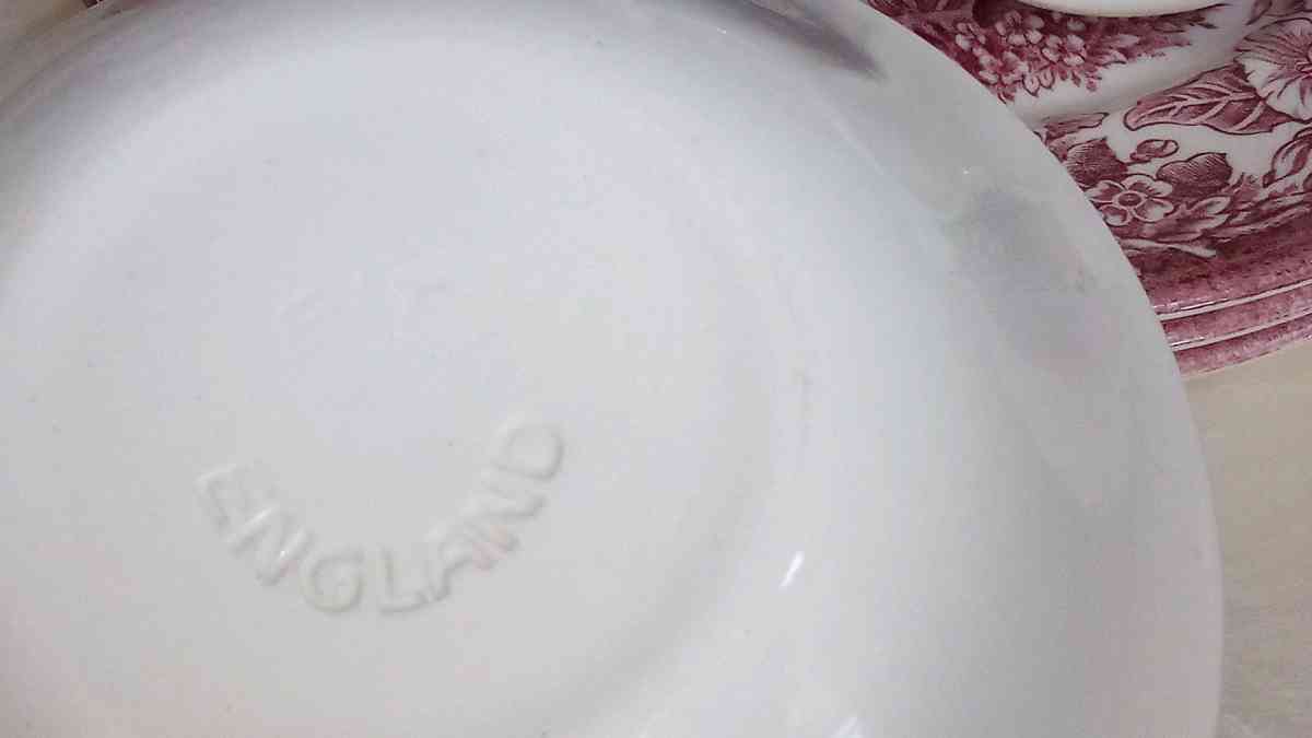 Haddon Hall Derbyshire Red plates and tea cups - Antioch, California - FleaMarketBay